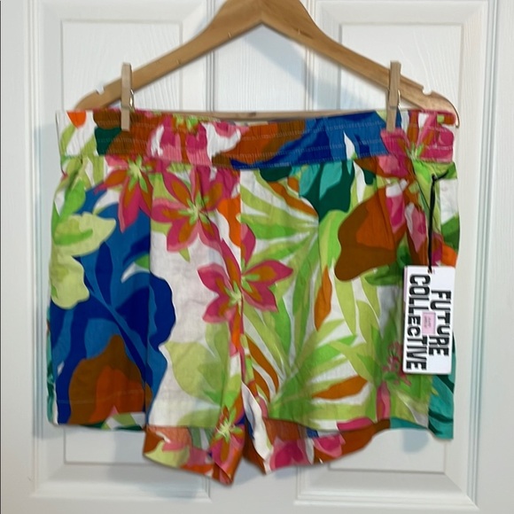 Alani Noelle Tropical LinenShorts, Large - Picture 1 of 5